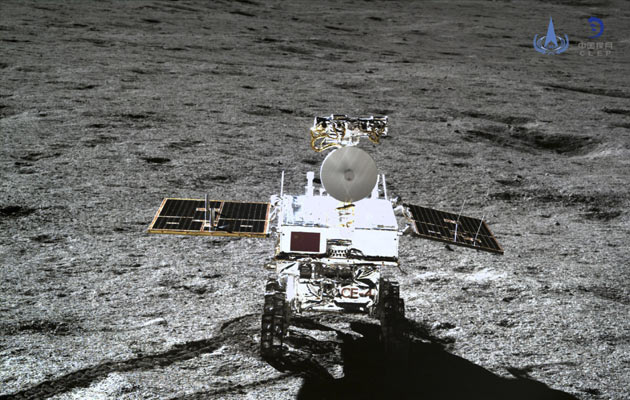 Un científico encargado del experimento con plantas en la Luna, señaló que su equipo había diseñado un recipiente que mantendría la temperatura entre 1 y 30 grados. FOTO/AP