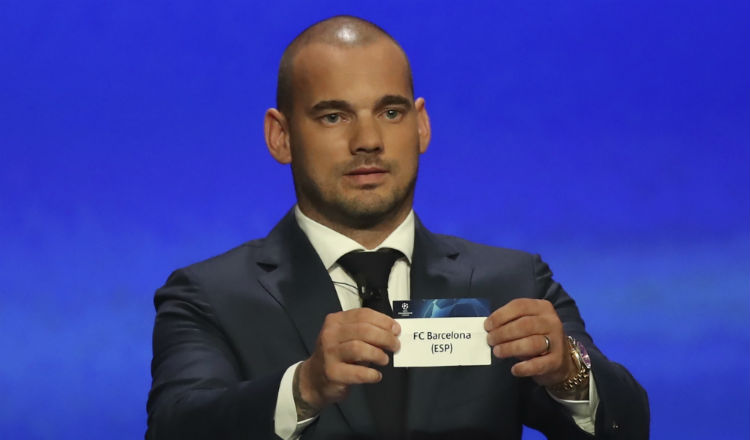 Wesley Sneijder en el sorteo de la Champions. Foto AP