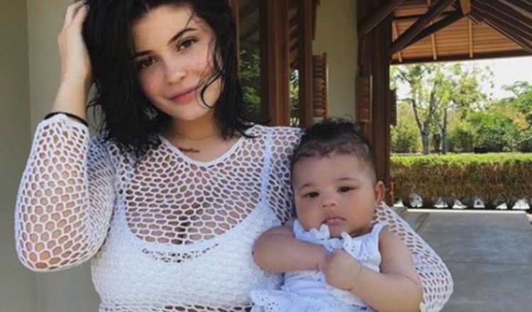 Stormi Webster y Kylie Jenner.