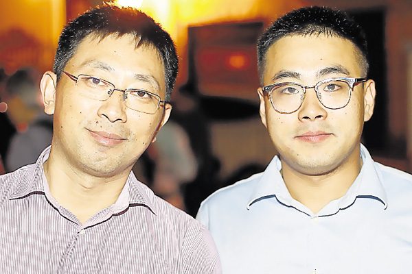 6.Clark Xia y Carlos Shi.