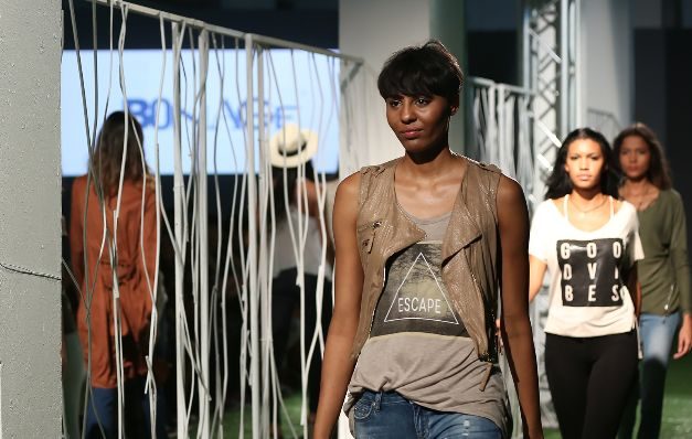 Pasarela, a cargo de la marca Bonage.