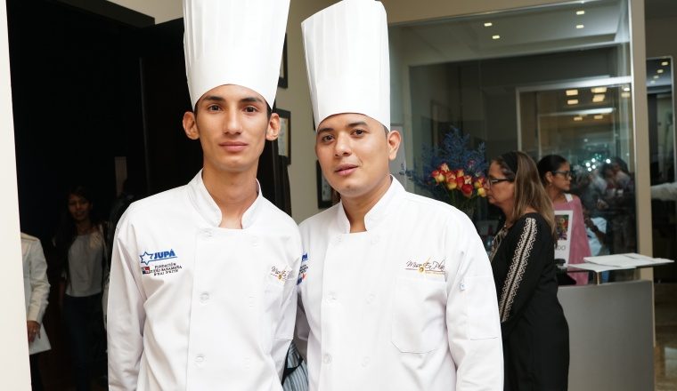 4. Roberto Frías y Dabir Arosemena.