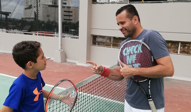Chad Valdés Jr. sigue los lineamientos de su padre y espera ubicarse por primera vez en el "ranking" mundial tras torneos en Miami. /Foto Cortesía. 