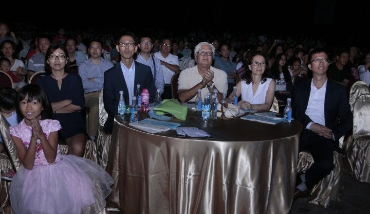 4. El público disfrutando el evento.