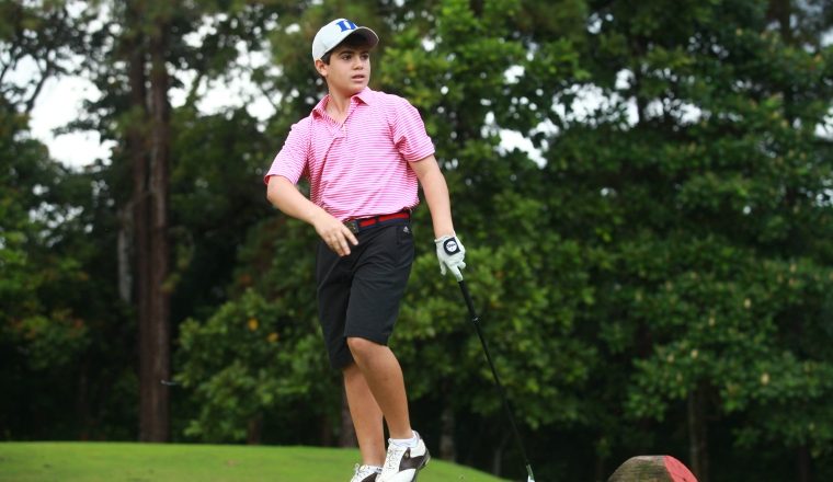 3. Samuel Durán sentenció su triunfo en el hoyo número 17.