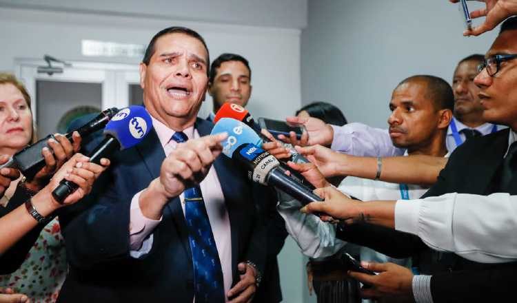 Martinelli  autorizó a Gálvez para que hable con sus colegas.