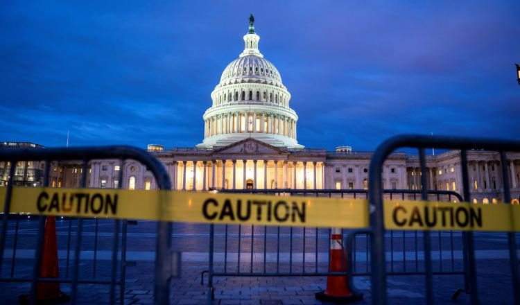 A principios de la semana, el presidente Trump rechazó una resolución continua aprobada por el Senado para financiar al Gobierno. AP