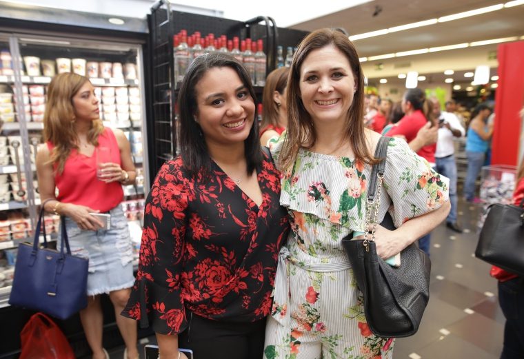 5.  Jeniffer Moscoso y María Fernanda Cardoze.