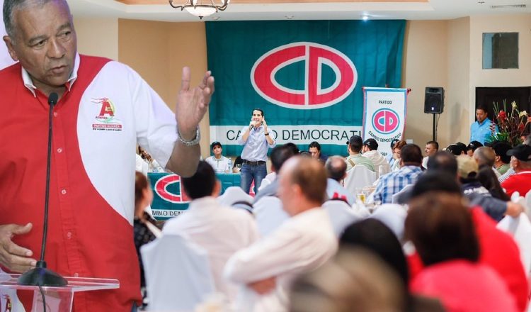 Como una "alianza natural" es calificado el posible acuerdo entre estos dos colectivos políticos. Archivo