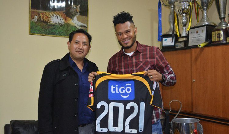 Rolando "Toro" Blackburn. /Foto @ClubStrongest