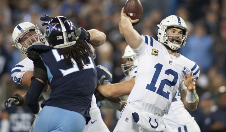 Andrew Luck (12), de los Colts. AP