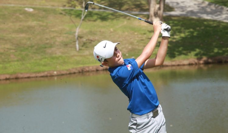 1.  Juan D. Arias sigue en buen momento en el torneo. Anayansi Gamez