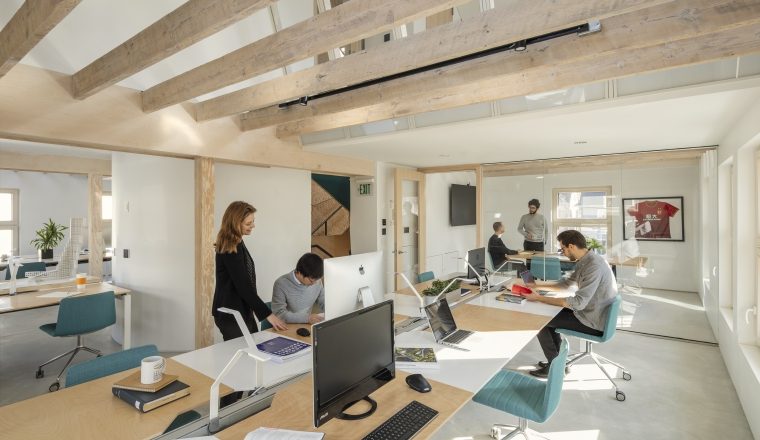 Esta casa aprovecha el calor de la tierra para climatizarse. 