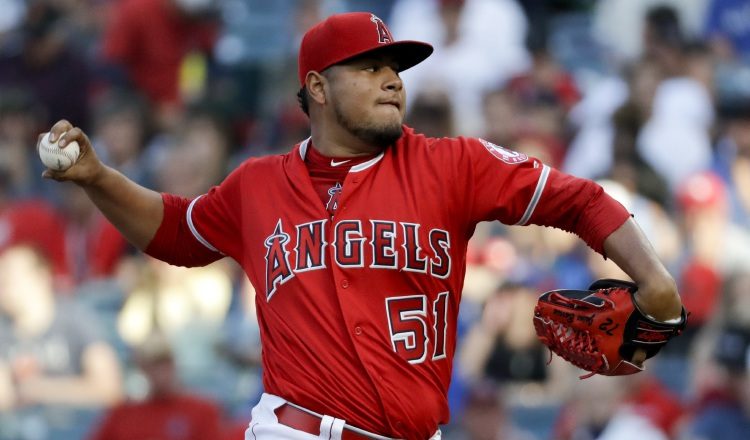 Jaime Barría realizó 26 aperturas la temporada pasada con los Angelinos de Los Ángeles. AP