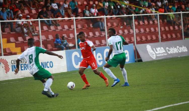 Jhamal Rodríguez (10) anotó el gol del Sanfra. Anayansi Gamez