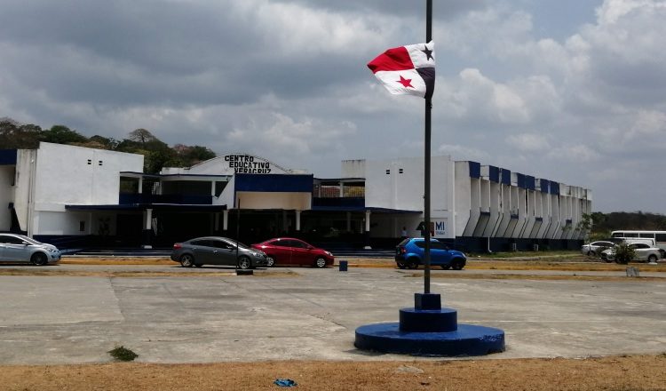 Escuela en la que una de las víctimas era directora. Eric Montenegro