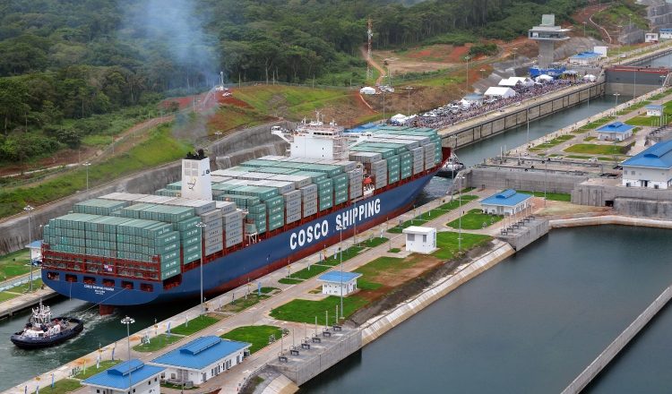 El desarrollo de servicios complementarios del Canal podría aumentar la productividad. Archivo