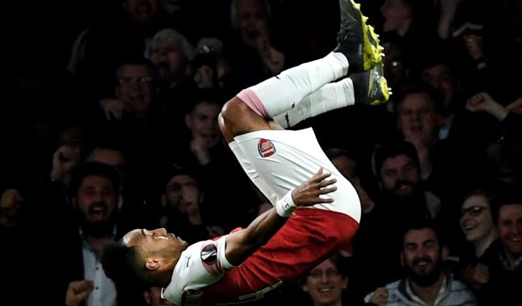 Pierre-Emerick Aubameyang festeja su gol. AP