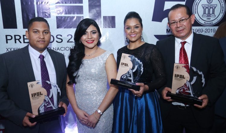 1.  Jean Carlos Díaz, Zulphy Santamaría, Clarissa Castillo y Pablo Castillo.