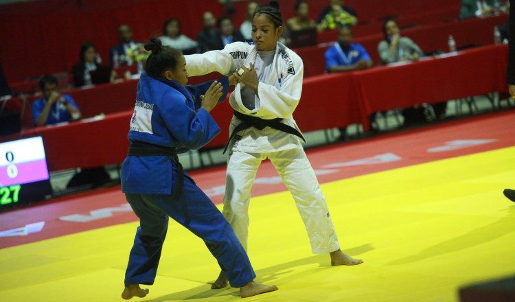 Kristine   Jiménez (der.) ganó bronce. Anayansi Gamez