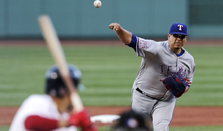 Ariel Jurado salió con un triunfo del Fenway Park, el martes. AP