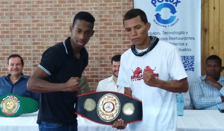 "Gallo" Vicente y el nicaragüense Robin Zamora. Jaime A. Chávez