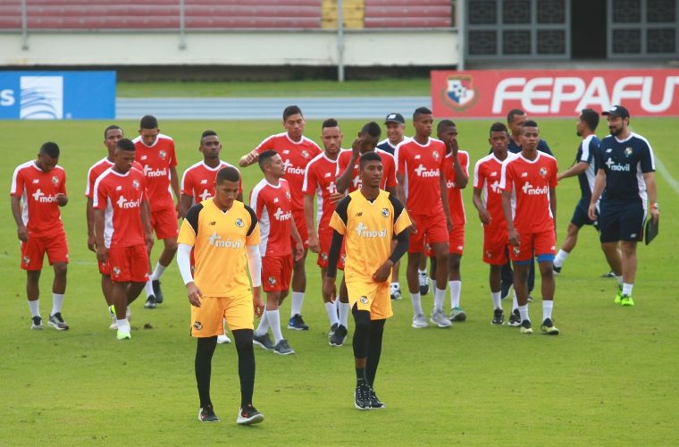 Los convocados por "El Tolo" Gallego entrenaron a puerta cerrada. Foto: Anayansi Gamez