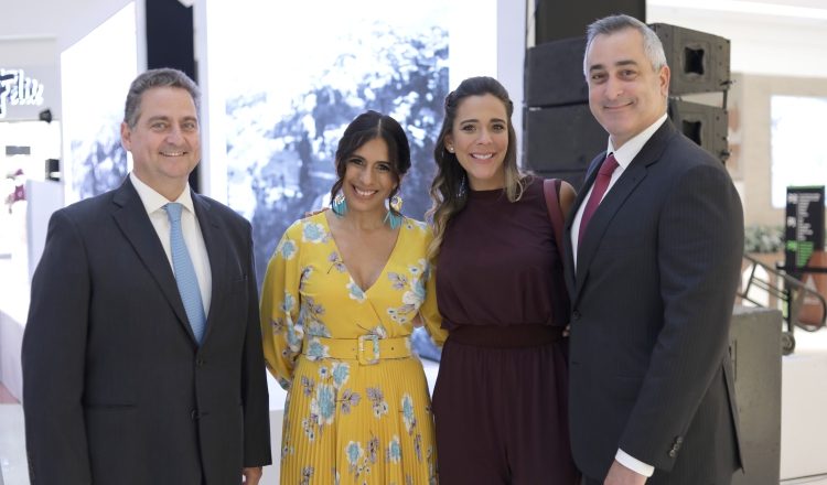 1. Albert Montaner, Mónica Contreras, Claudia Díaz y Gabriel Diez.