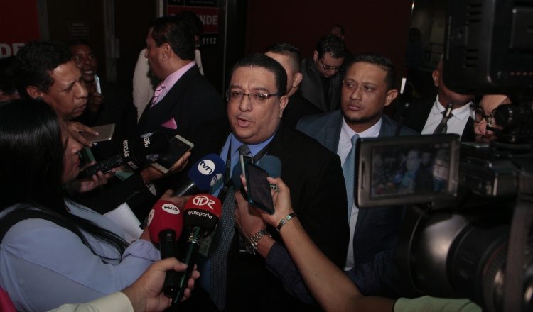 Ricaurte González, fiscal del Ministerio Público. Víctor Arosemena