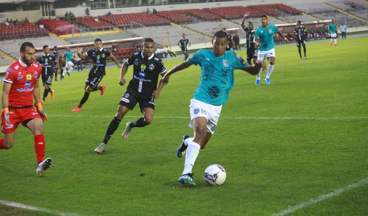 El Club Atlético Independiente recupera terreno en el Torneo Apertura de la LPF. Anayansi Gamez