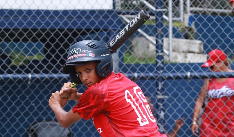 Luis Rivera durante la final del Campeonato Nacional de Béisbol Sub-12, que ganaron en conjunto Panamá Metro A y Coclé. Anayansi Gamez