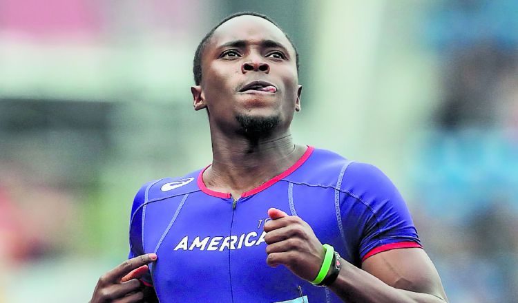 Alonso Edward se lastimó en el entrenamiento. Foto EFE