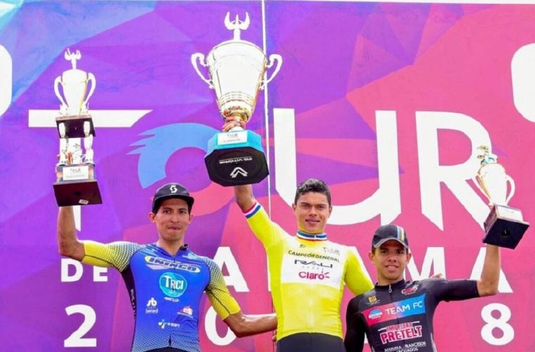Carlos Samudio (centro) es el bicampeón del Tour de Panamá. @Cortesía