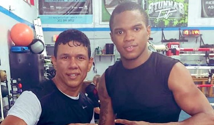 Jaime Arboleda junto al excampeón Juan Payano, en su concentración en Estados Unidos. Foto: @LittleJames507