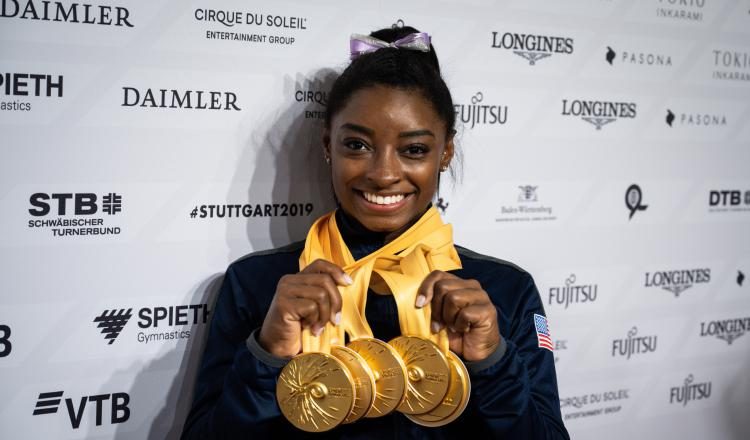 Simone Biles con sus medallas Foto EFE