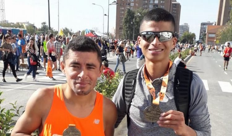 Rafael "El Zorro" Vega (izq.) junto a Edwin González en Valencia, España. Foto Cortesía