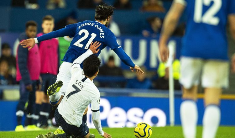 Se estima que André Gomes (21) se perderá toda la temporada. Foto EFE