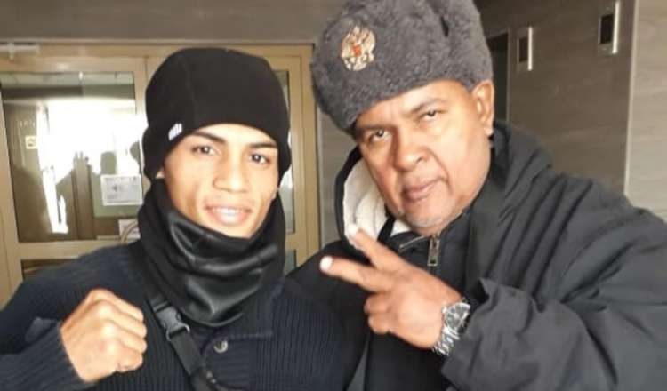 Ronal "Gallito" Batista junto a Alexander Sánchez. Comibox Chiriquí