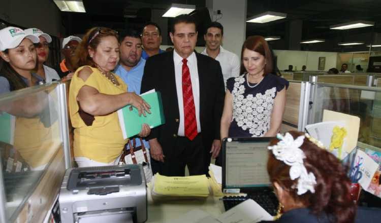 Ricardo Martinelli superó con creces el mínimo de las firmas exigidas por el Tribunal Electoral para sus candidaturas.