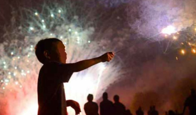 Los menores no deben manipular ningún tipo de explosivo. Archivo