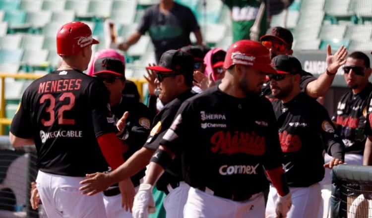 Jugadores de los Tomateros festejan el triunfo. EFE