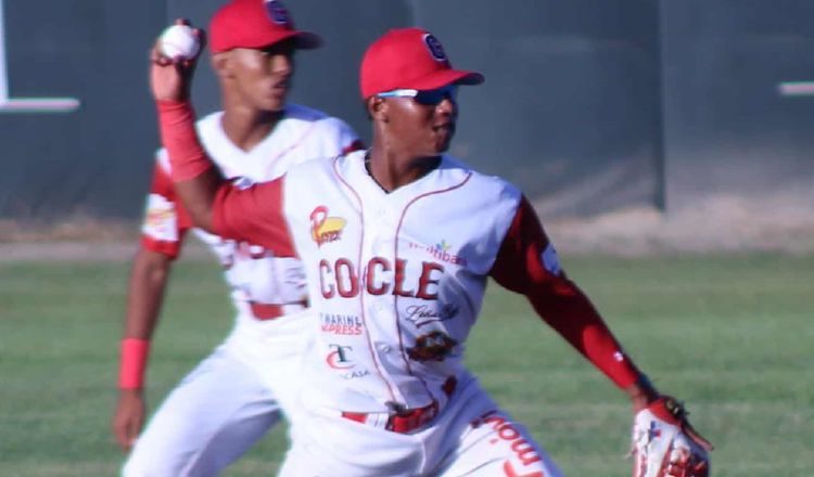 Herrera visita a Coclé, en el estadio de Miraflores. Fedebeis