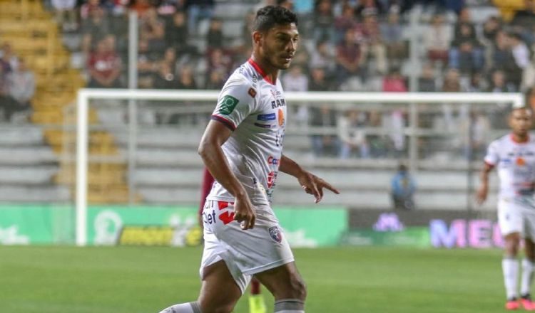 Jorman Aguilar está en constante comunicación con sus padres, quienes viven en Panamá. Cortesía