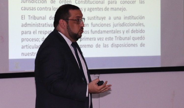 Magistrado Rainer Del Rosario.