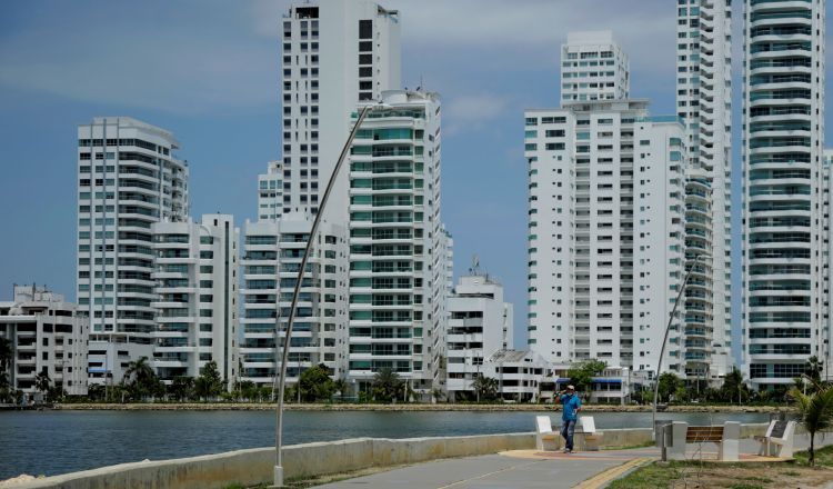 Hasta que se retome el turismo, la OMT ha vuelto a pedir "un fuerte apoyo" al sector para proteger los empleos y las empresas. EFE