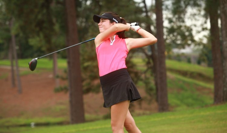 Carla Álvarez es una de las jugadoras juniors más  destacadas del golf panameño. Anayansi Gamez