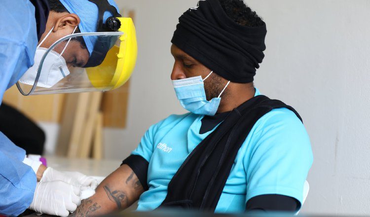 Alberto "Negrito" Quintero en sus pruebas médicas. Foto:@Universitario