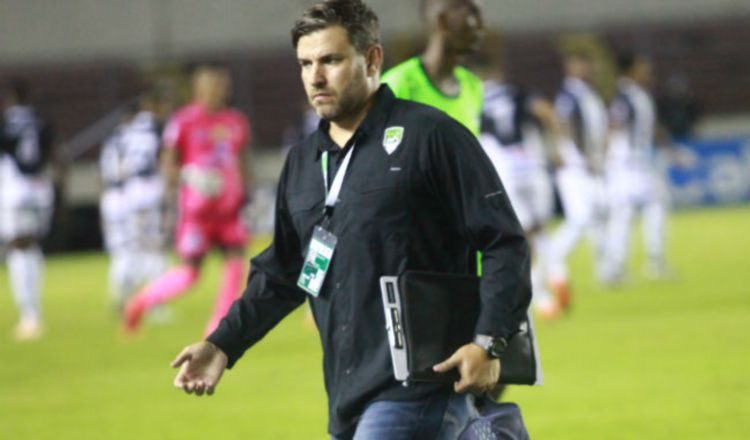 Ángel Sánchez dirigió a Costa del Este. Foto:Anayansi Gamez