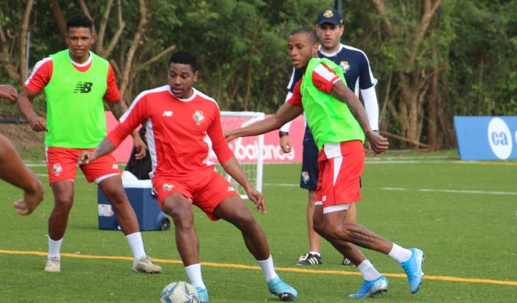 La plantilla de jugadores convocados seguirán entrenando en la 'burbuja' en Coclé. Foto:Fepafut