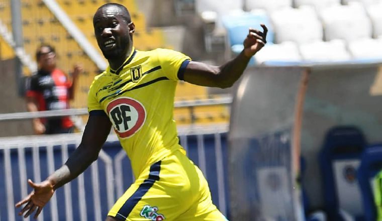 Cecilio Waterman es el máximo goleador en Chile. Foto: @FutbolUdeC ·